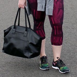 ⬇️ Lululemon Vinyasa to Vino Bag